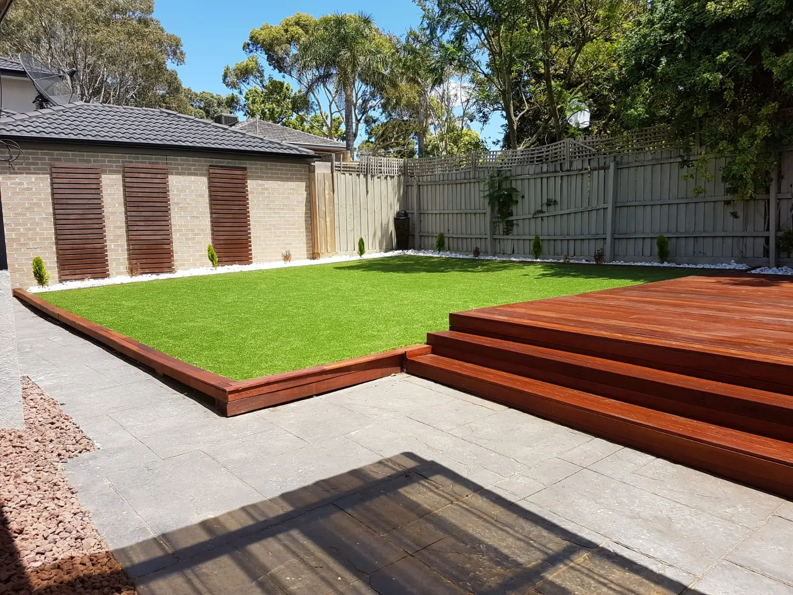 landscaping-artificial-turf-decking-paving